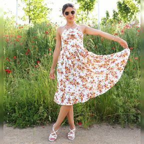 Tonatiuh Kleid und Top mit geschnürtem Rücken und Raffrock