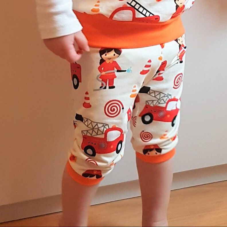 KINDER LEGGINGS LEGGINS MIT ROCK Gr. 56-146 image number 1