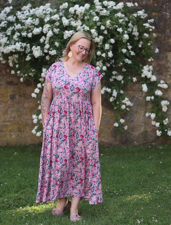 Jerseykleid mit Halsausschnittvarianten SERRA (34-60) image number 4