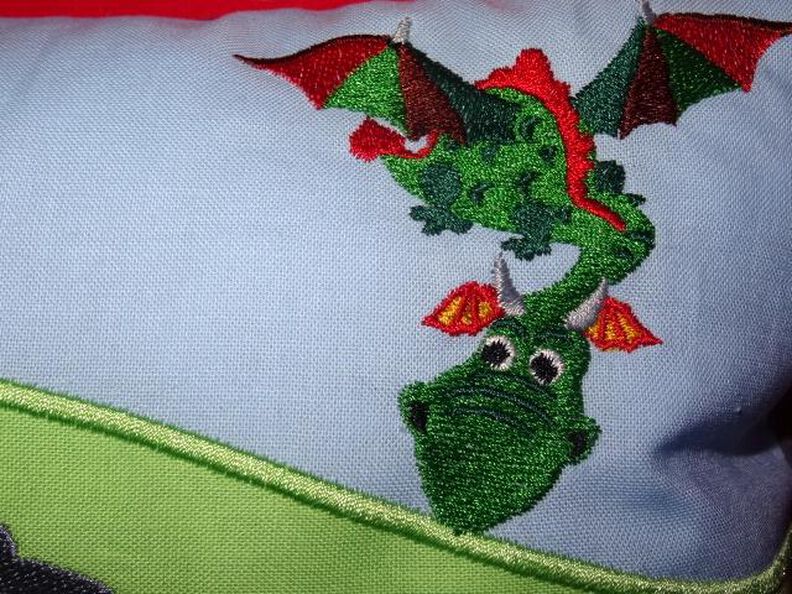 Ritter, Drache, Burg und Burgfräulein Stickdatei image number 4