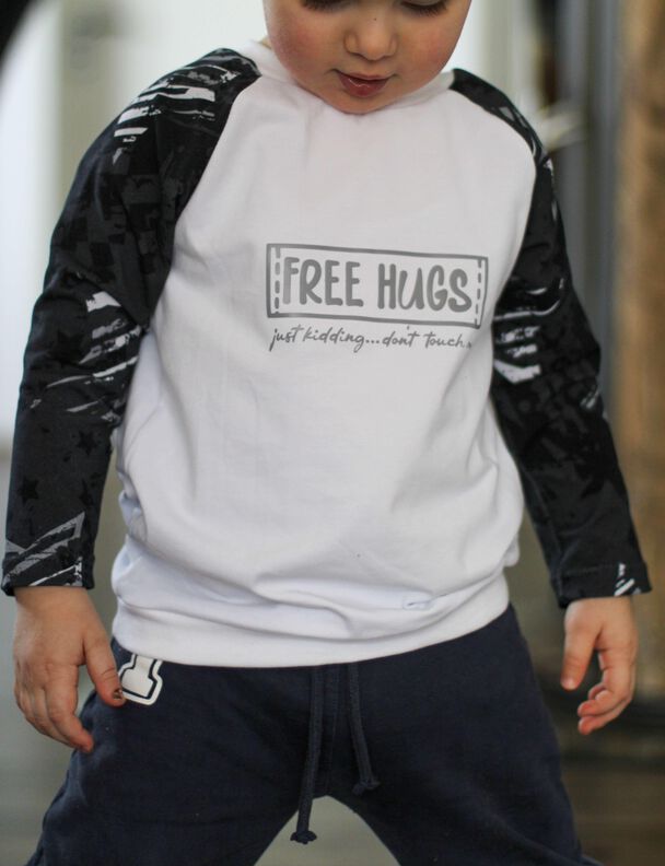 PLOTTDATEI „FREE HUGS“ image number 2