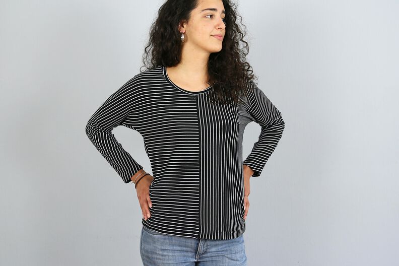 FRAU JETTE - Fledermausshirt mit Musterwechsel XS-L image number 1