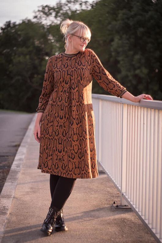 Lilly Kleid oder Shirt Nähanleitung und Schnittmuster 34-50 image number 7