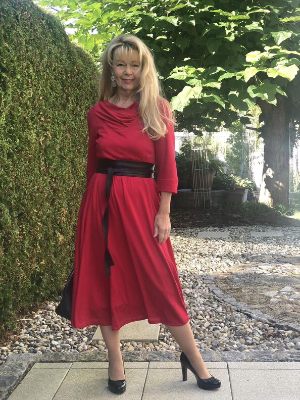 Kleid Valentina mit Godet Gr. 32-48 beamerfähig image number 5