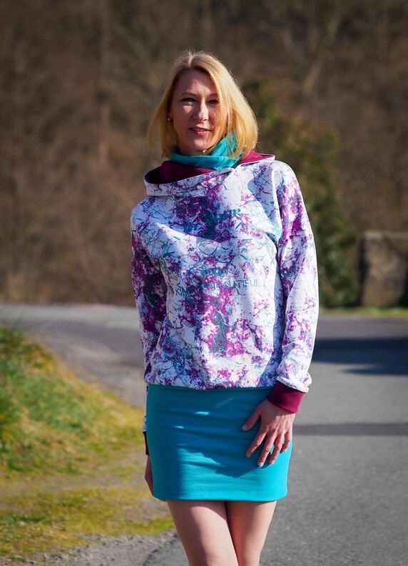 Hoodie / Hoodiekleid Yara Gr.32-54 image number 2