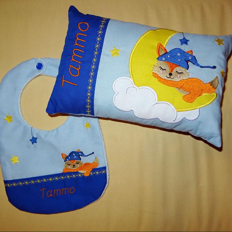Stickdatei - Fuchs auf dem Mond Kissen und Lätzchen SET ITH image number 1