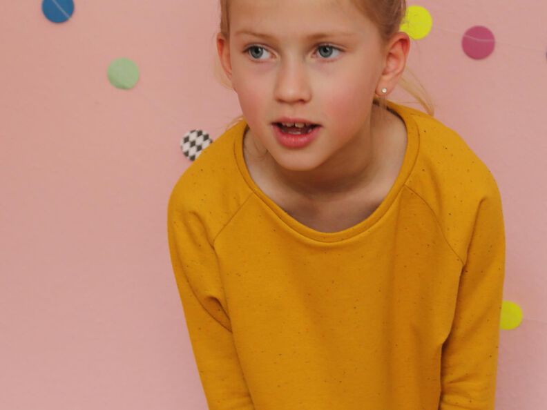 MONA - kurzer Raglansweater für Mädchen 98-152 image number 4