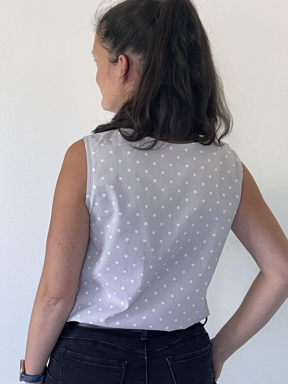 Schnittmuster Julie | Bluse ärmellos mit Kragen | + Video image number 11