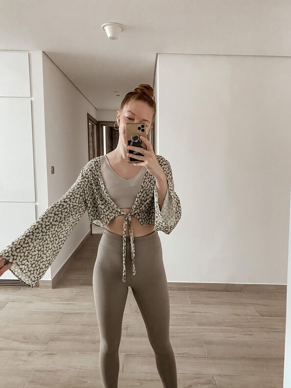 Crop Top Oberteil / Bolero mit Knotendetail - Gr. 34-50 image number 4