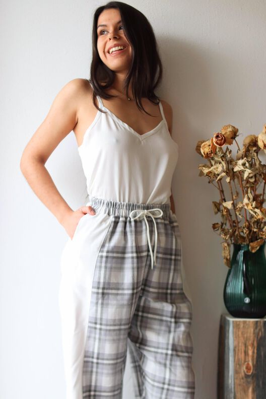 Yolotl Loungewear | Top und Hose mit Spitze oder Rüschen image number 5