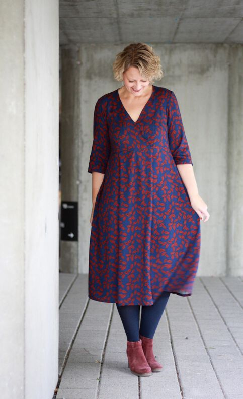 Thea - Wickel Kleid im Empire Stil 34-54 image number 7