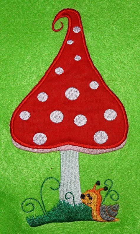 Fliegenpilz mit Schnecke inkl. Kissen ITH Stickdatei image number 3