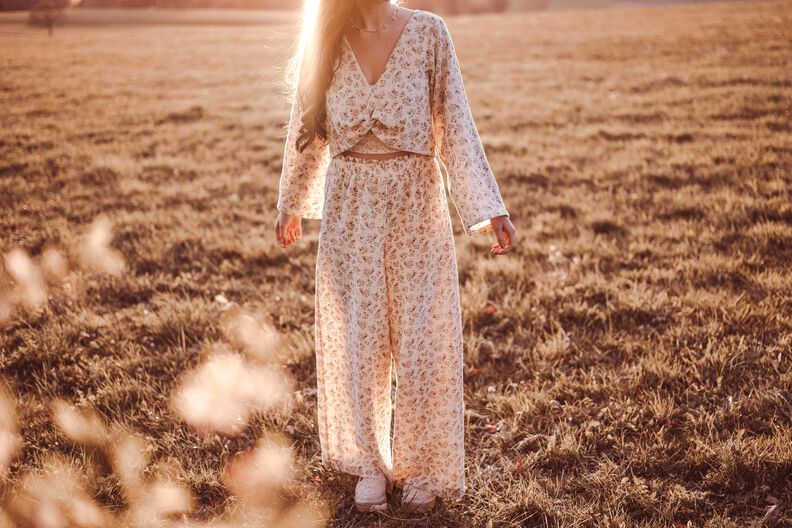 Zweiteiliges Boho Set aus weiter Hose und Bluse | Blossom image number 9