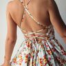 Tonatiuh Kleid und Top mit geschnürtem Rücken und Raffrock thumbnail number 9