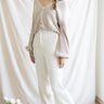High waist Stoffhose mit weiten Beinen thumbnail number 2