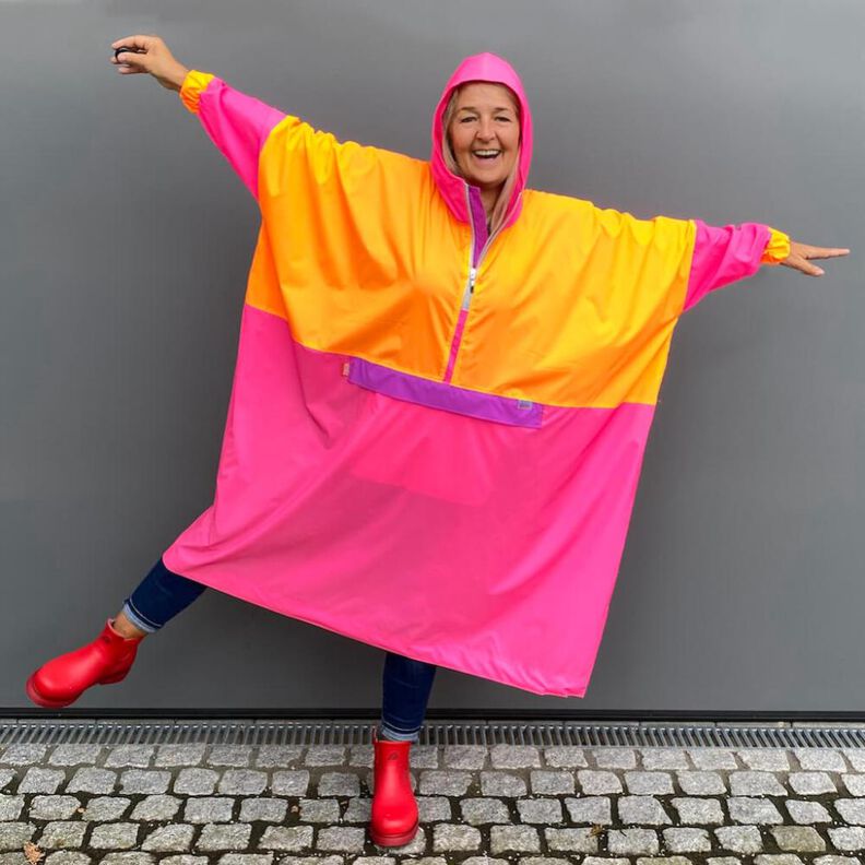 Die trockene Trude – der Regenponcho image number 1