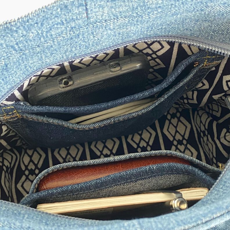 Handtasche in edler  3-D Optik, Umhängetasche aus Jeans image number 3