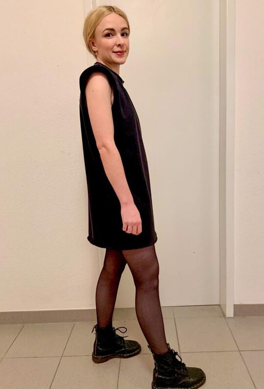 Shirt / Kleid mit Schulterpolstern image number 6