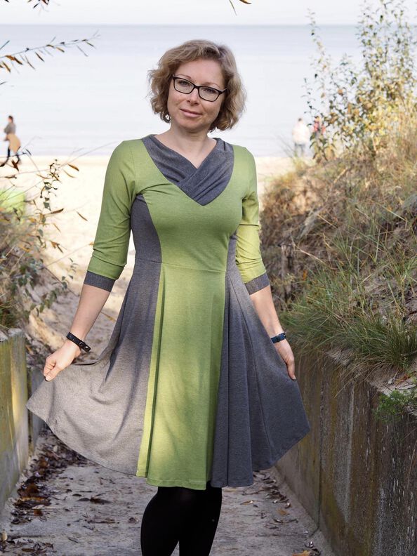 Kleid Valentina mit Godet Gr. 32-48 beamerfähig image number 10