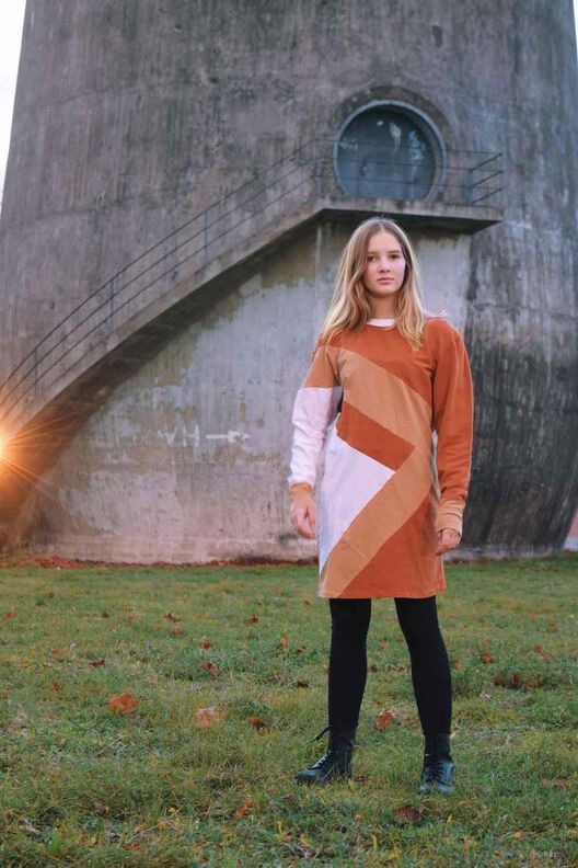Color Blocking Sweatdress EMMA XS-3XL image number 2