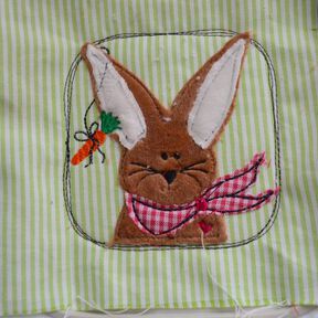 Stickdatei lustiger Hase Button doodle