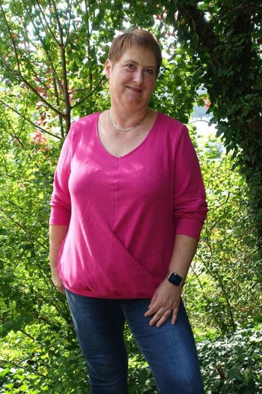 Jule- Schnittmuster Wickelshirt 34-54 image number 8