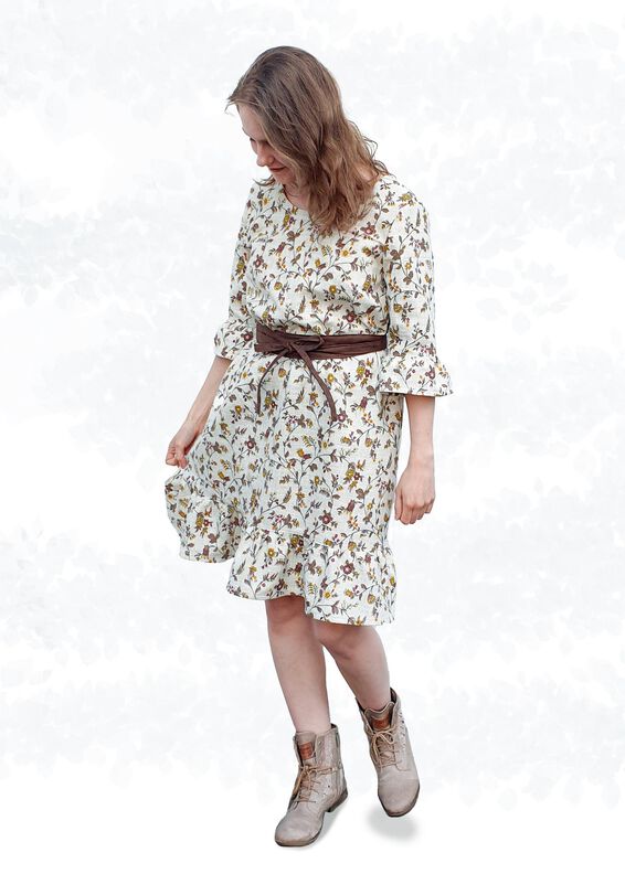Sarah – weites Kleid mit Rüschen und Gürtel BU 80-116, A4+A0 image number 4