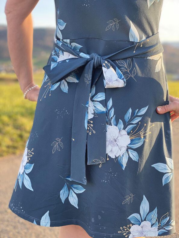 Wickelkleid ANNI  GR. 34 BIS 50 mit Beamerdatei image number 5