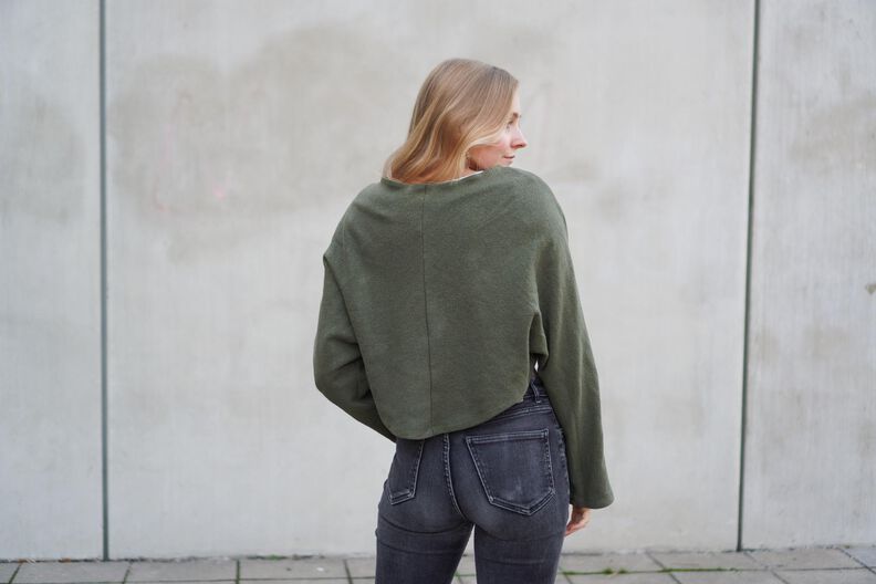 Kurzer überkreuzter Pulli  NORA - Gr. 32 - 46 image number 10