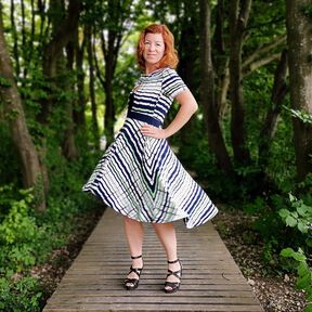 Kleid La Gazza Gr.32-54 inkl. Ebenen und Beamerdatei