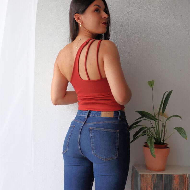 Xalli | Asymmetrischer Bikini, Top und Rock mit Ring image number 3