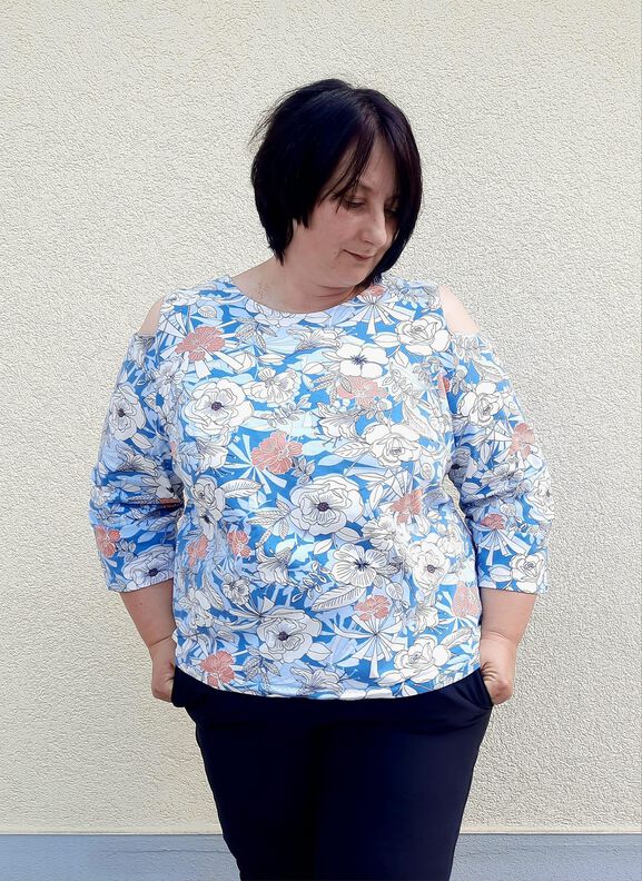 Cut out Shirt Brinja Gr. 48-60 beamerfähig image number 2
