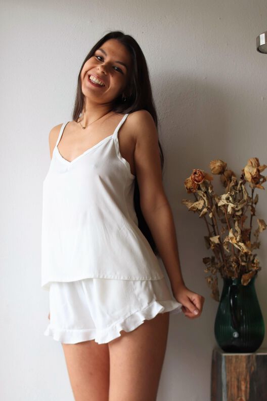 Yolotl Loungewear | Top und Hose mit Spitze oder Rüschen image number 4