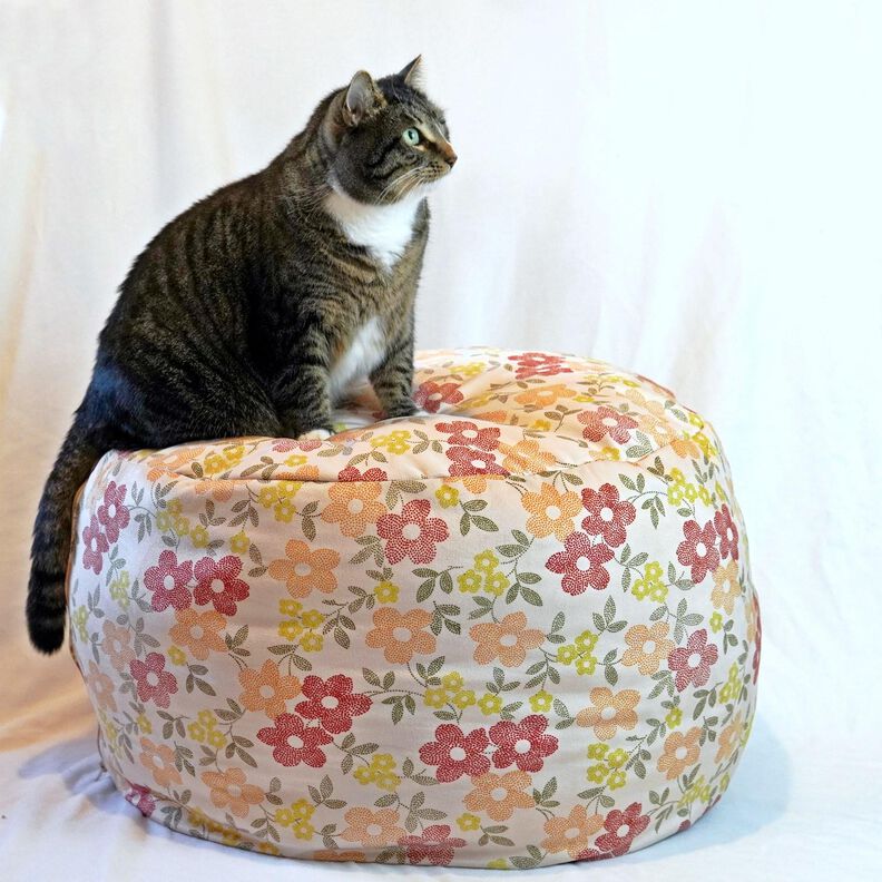 Sitzsack Pouf Sitzkissen nähen upcycling Sitzhocker  image number 3