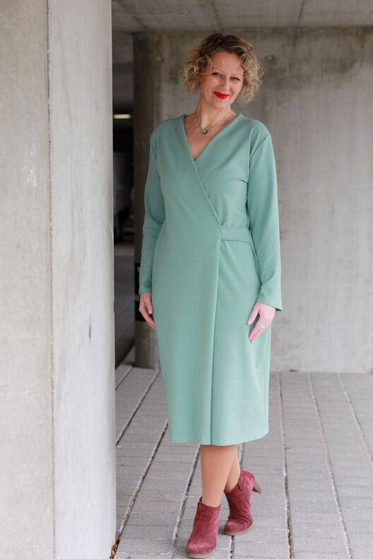 Schnittmuster Wickelkleid oder Weste Amy in 34-54 image number 5