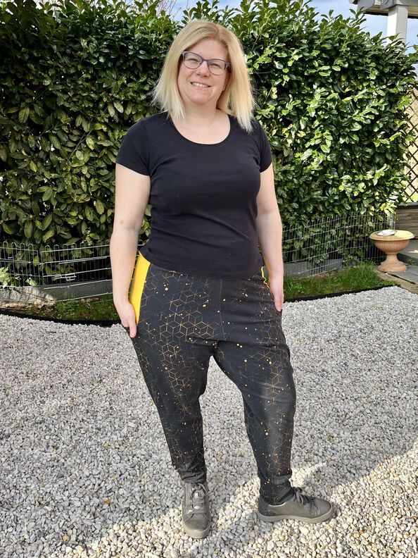 Joggingpants Jardin DE/EN/FR image number 4