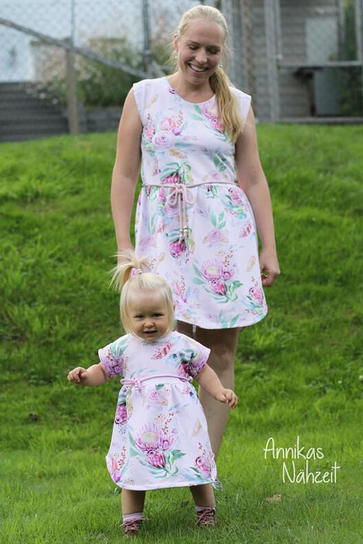 *Mini Romantic Queen* Shirt, Tunika, Kleid GR. 74 BIS 140 image number 10