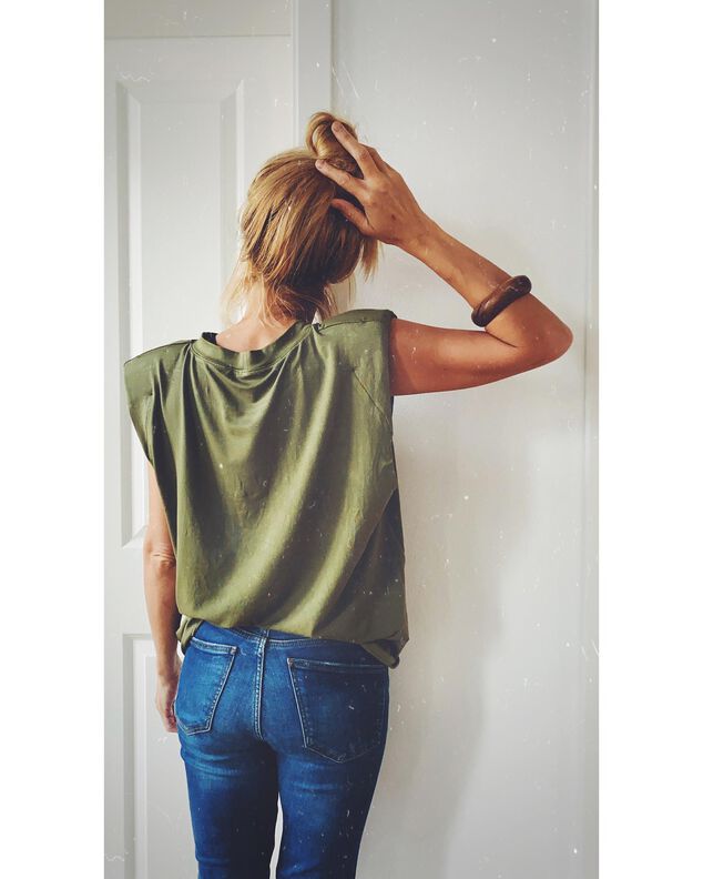 Shirt / Kleid mit Schulterpolstern  image number 5