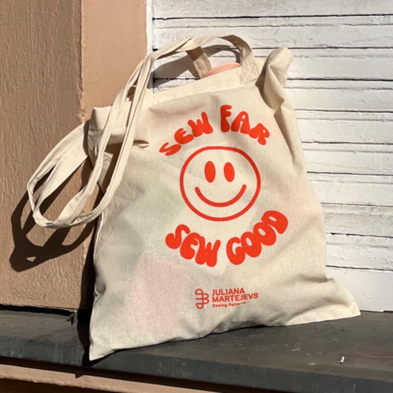 "Sew Far, So Good" Plotterdatei Nähspruch Smiley image number 1