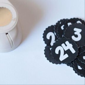Adventskalenderzahlen für Stanzer »BlackDots« – Printable