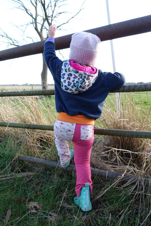 kleine Schleggings Gr. 86-164 image number 4