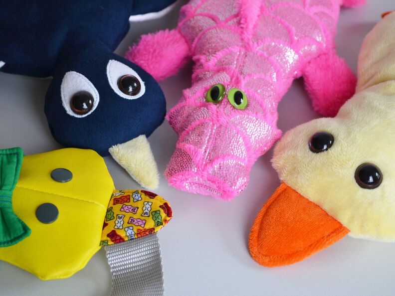 VIER KUSCHELTIERE ENTE PINGUIN KROKODIL image number 8