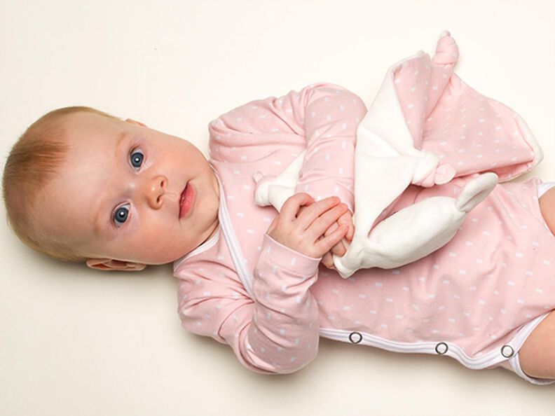Baby Set Wickelbody, Hose, Mütze und Kuscheltier image number 10