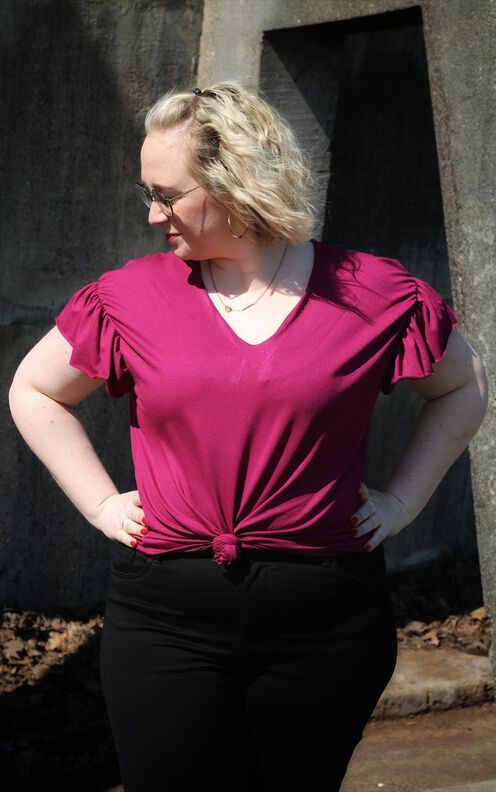V-Shirt Chloe / Shirt mit Rüsche und V-Ausschnitt 34-50 image number 6