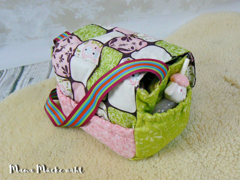 *Püppis Wickeltasche*inkl. Feuchttücherbox & Wickelunterlage image number 4