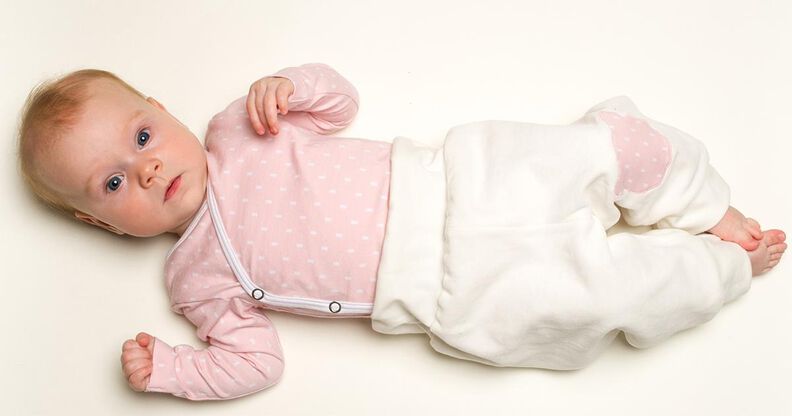 Baby Set Wickelbody, Hose, Mütze und Kuscheltier image number 6