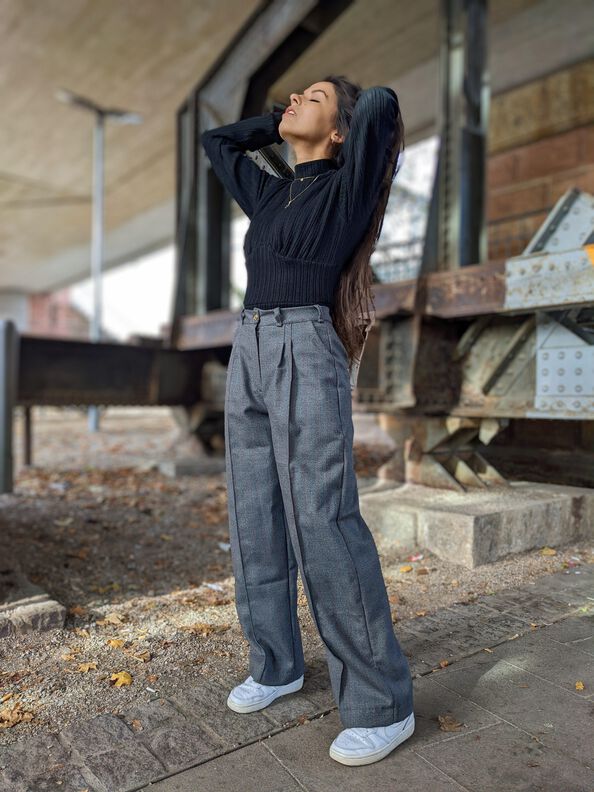 Patli Hose - High Waist Oversize-Look mit Leistentaschen image number 2
