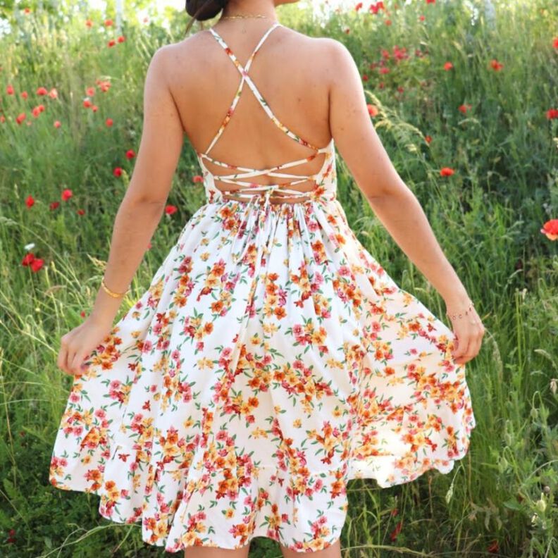 Tonatiuh Kleid und Top mit geschnürtem Rücken und Raffrock image number 1