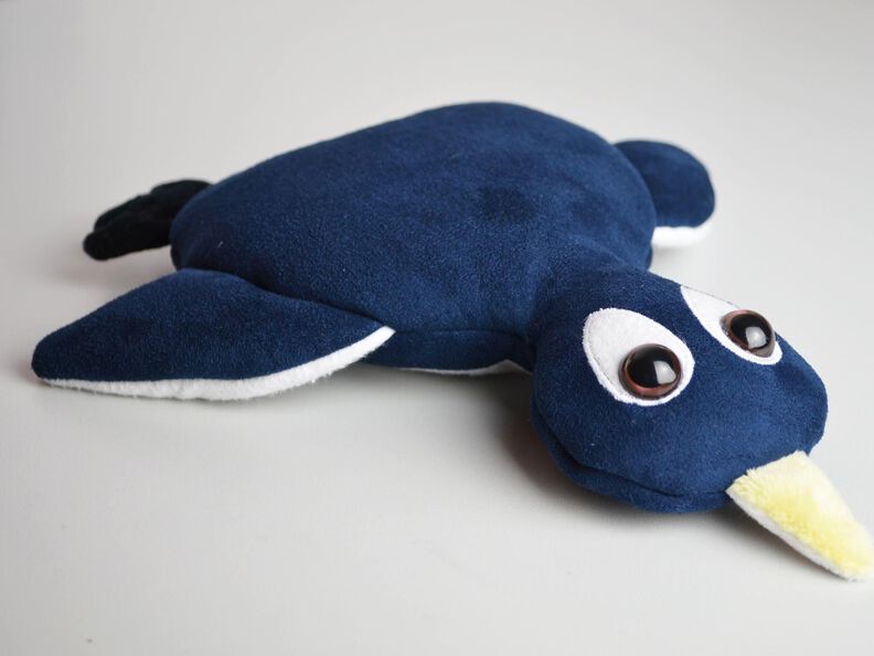 VIER KUSCHELTIERE ENTE PINGUIN KROKODIL image number 3