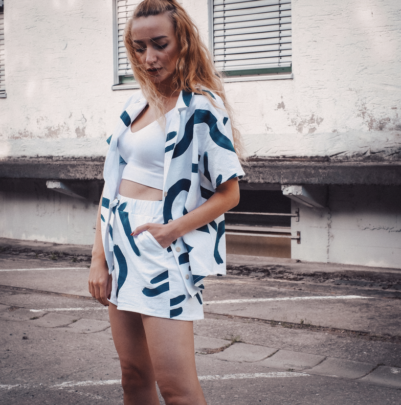 Lockere Bluse mit Reverskragen image number 4
